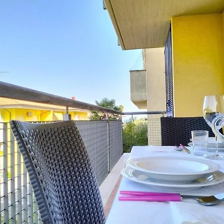 Moderne Ferienwohnung In Cologna Spiaggia Mit Terrasse Apartment *