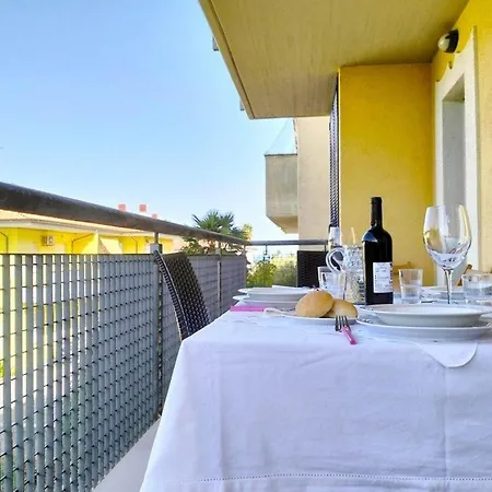 Moderne Ferienwohnung In Cologna Spiaggia Mit Terrasse Apartment